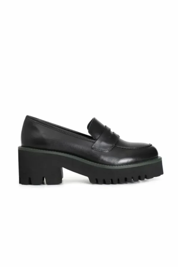 CafèNoir mocassino da donna in pelle con suola nera e guardolo colorato